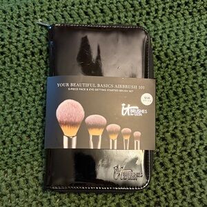 IT Cosmetics Your Beautiful Basics Airbrush 101 Brush Set - Black and Silver